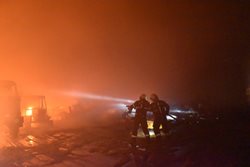 Třetí stupeň poplachu při požáru ocelokolny na Mladoboleslavsku