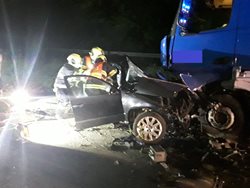 Dvě zraněné osoby vyprostili hasiči po tragické nehodě u Lipiny