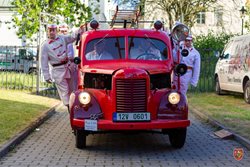 Třináctý ročník Ostravské muzejní noci přilákal stovky návštěvníků i k hasičům