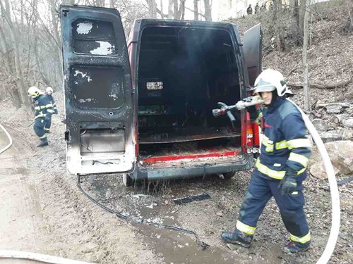 Požár zaparkovaného automobilu
