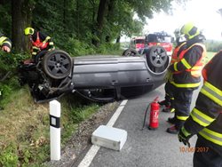 Hasiči obraceli na Osoblažsku superb ve stromě na kola