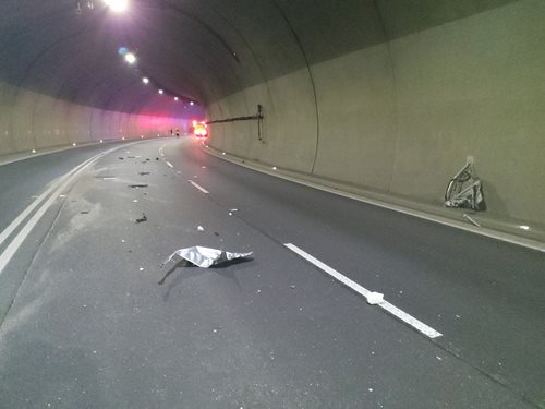 Nehoda v tunelu Hřebeč zastavila provoz. Zasahovaly všechny složky IZS