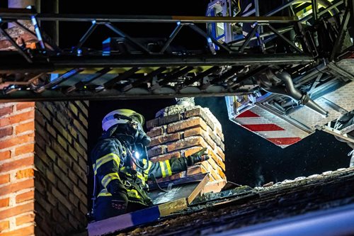 Série požárů sazí odhalila vážnou chybu v péči o komíny