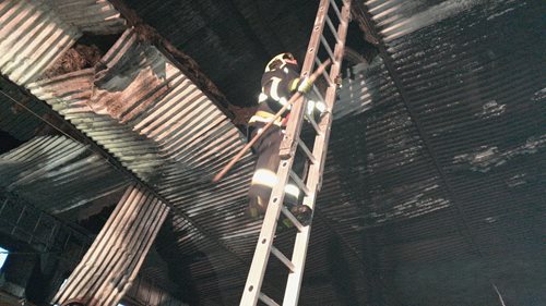 Požár objektu zemědělské společnosti zaměstnal hasiče