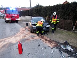 Nehoda dvou vozů v Zádveřicích na Zlínsku se obešla bez zranění.