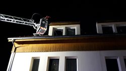 Na Plzeňsku hořel v noci bytový dům.Muselo být evakuováno 15 osob 