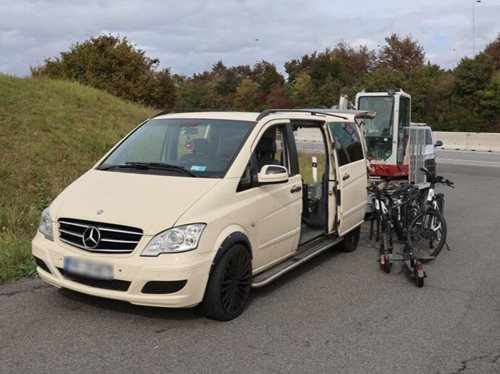 Blesková akce policistů odhalila přeshraniční lupiče se sérií krádeží