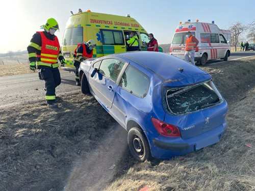 Dopravní nehoda tří osobních automobilů
