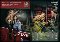 Kalendář hasičů Jihomoravského kraje je dárek i pomoc dětem