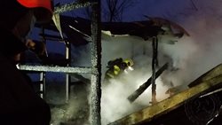 K požáru chatky vyjížděly dvě jednotky hasičů