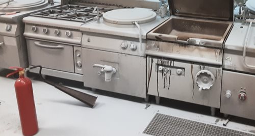 Požár fritézy způsobil zranění Rychlý zásah a milionové škody