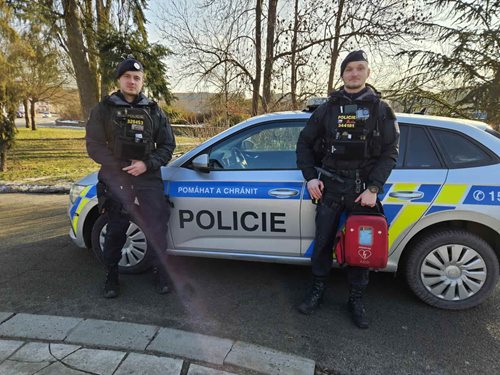 Policie a záchranáři rychle zasáhli a zachránili otce dvou dětí