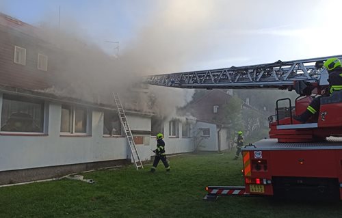 V Mariánské hořela rekreační chata