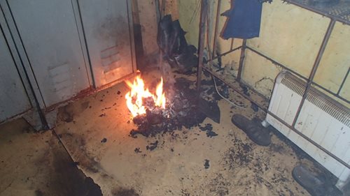 K  požáru kravína vyjelo několik jednotek hasičů