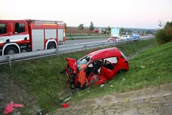 Těžká nehoda zastavila dopravu na dálnici D1 u sjezdu na Kojetín. Havarovalo zde několik vozidel