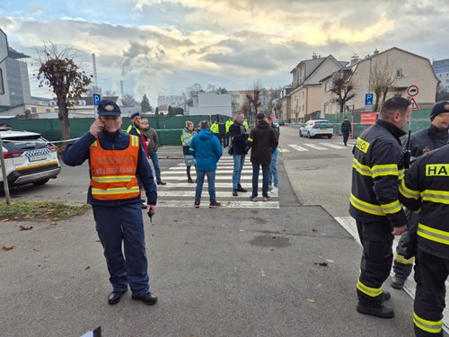 Podezřelý únik neznámé látky vyvolal mimořádná opatření a zásah složek IZS