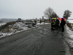  Střet vlaku s osobním autem poblíž Chýně se obešel bez zranění