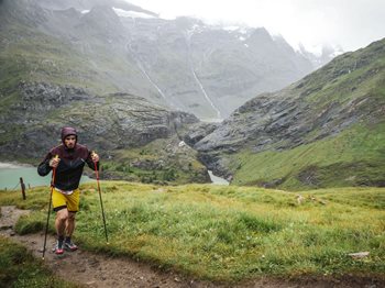Hasič Pavel Tvrdík zdolal drsný rakouský ultra trail a ukázal, jak síla těla pomáhá i v zásahu