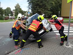 Nehoda tří osobních aut v ostravské Výstavní ulici