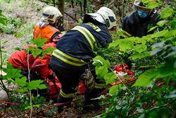 Hasiči cvičili únik nebezpečné látky nebo záchranu zavalené osoby