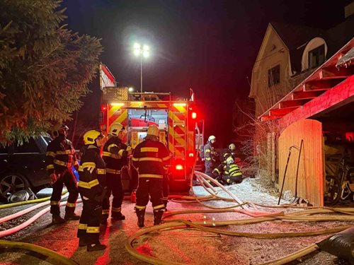 Noční požár rodinného domu způsobil milionové škody