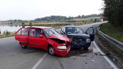 Tři lidé se zranili při nehodě u Náměště nad Oslavou