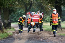 Hasiči v Moravskoslezském kraji řešili následky silné bouřky, ve třech případech byla příčinou vzniku požáru