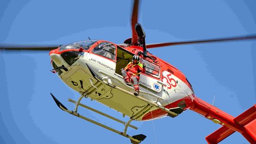 Záchranáři během pondělí vyjížděli k pěti motorkářům. Jedna z nehod skončila tragicky