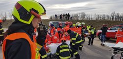 Nedaleko Znojma zasahovaly jednotky u vážné nehody. Jednalo se o cvičení složek IZS