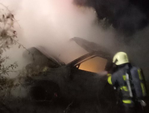 Po nehodě na dálnici vzplálo auto: Řidič skončil v péči záchranářů