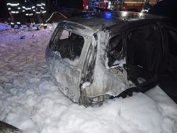 V sobotu v noci ve Znojmě shořela dvě auta