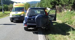 Nehoda motorky s osobním vozidlem si vyžádala jedno zranění. 