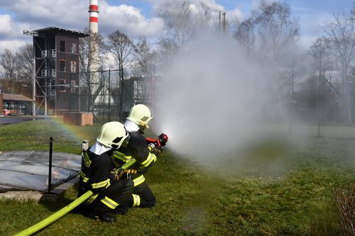 VIDEO: Práce s proudnicí. Hasiči – nováčci se vzdělávají na kurzu NOV