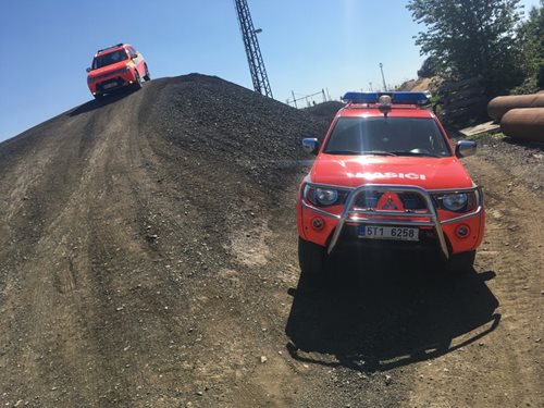 Hasičští vyšetřovatelé a řídící důstojnící brázdili ostravský polygon CBJ na SUV