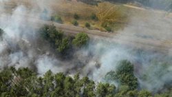 Hasiči zasahovali  u rozsáhlého požáru poblíž Bzence