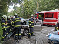 Nehoda u Jivna zablokovala silně frekventovanou komunikaci I. třídy č. 34