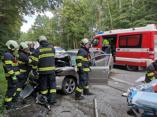 Nehoda u Jivna zablokovala silně frekventovanou komunikaci I. třídy č. 34