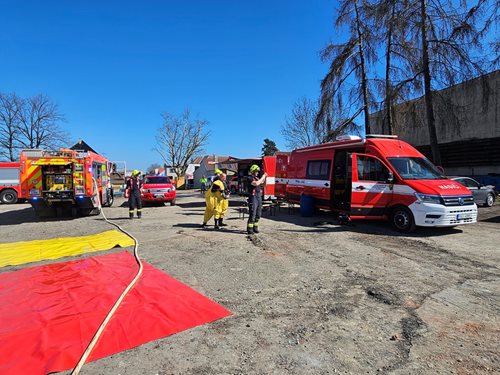 Hasiči spolupracovali při odstřelu nalezené tlakové lahve