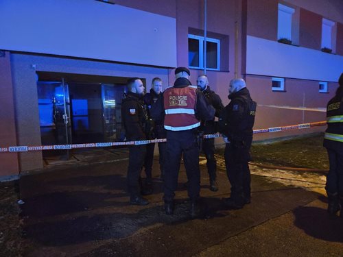 Zapálená svíčka stála lidský život. Kriminalisté uzavřeli vyšetřování tragického požáru bytu