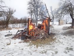 Požár zahradní chatky u obce Zdounky
