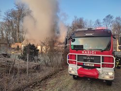 Plameny zničily dům, škoda je 200 tisíc korun