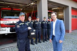 Hasiči z Uherského Brodu dostali od města defibrilátor
