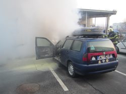 Požár zničil část vozidla