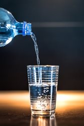 Pro cestu na dálnici se vybavte dostatkem vody