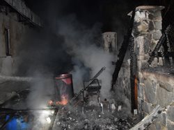 Požár kůlny na Benešovsku způsobil škodu jeden a půl milionu