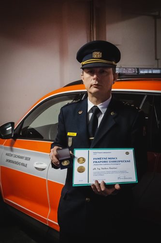 Armáda ocenila hasiče za spolupráci