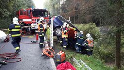 Dopravní nehoda u Lubů si vyžádala lidský život.Silnice byla na několik hodin zcela uzavřená.  
