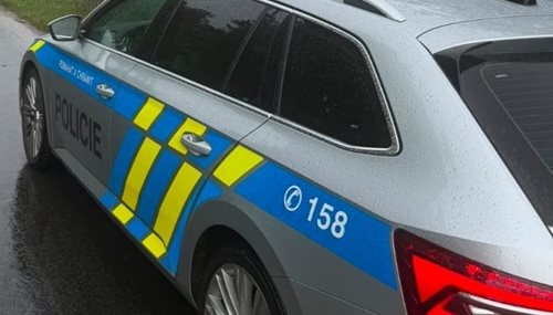 Vyhazoval nábytek z okna. Policisté pak zjistili, že po něm pátrá celá Evropa