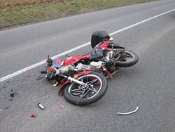 Ranní nehoda motocyklu  ve Starém Hradišti na Pardubicku