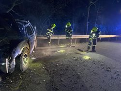 Nehoda u Římova se nakonec obešla bez vyproštění